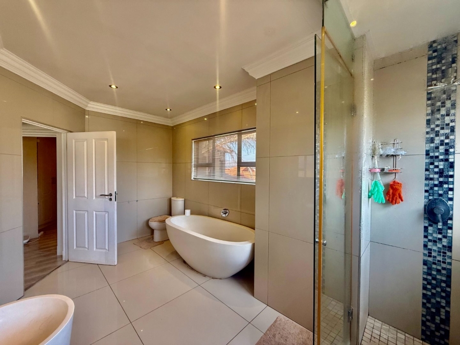 4 Bedroom Property for Sale in Birdwood Estate North West